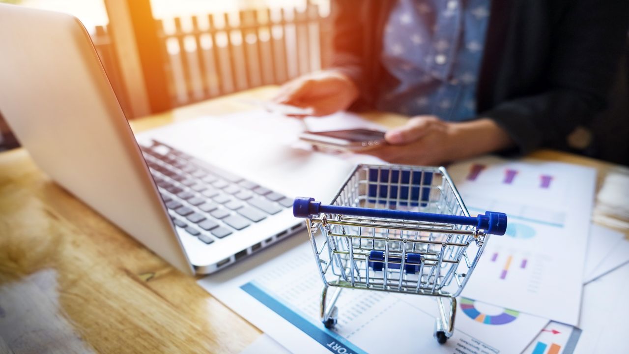 women using payment gateway malaysia